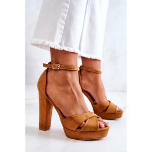 Hnedé sandále na podpätku pre dámy