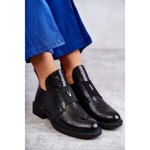 Lakované čierne dámske topánky s výrezom