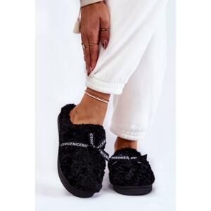 Dámske kožušinové papuče čiernej farby