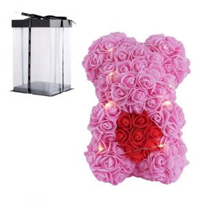 Medveď z ružových ruží s LED retiazkou